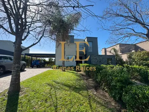 VENTA CASA EN EL CANTON A LA LAGUNA CENTRAL