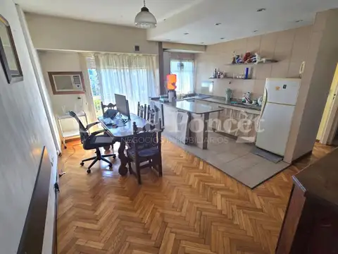 Departamento 2 Ambientes con Balcón Francés