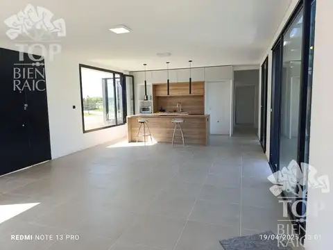 Casa  en una planta a la laguna