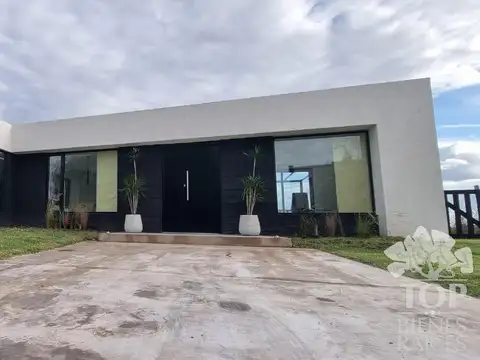 Casa  en una planta a la laguna