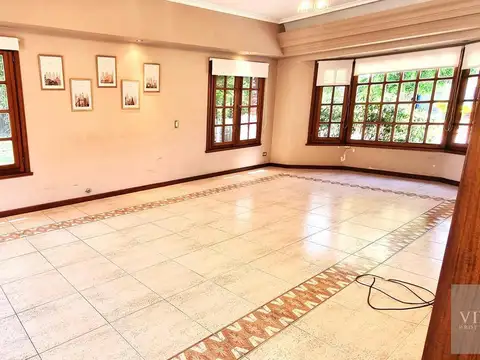 Casa 5 ambientes con 3 baños