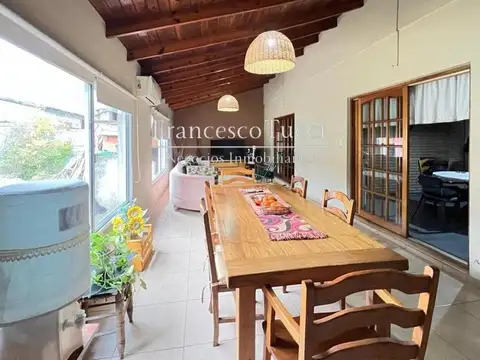 Casa en venta 3 ambientes Villa Tesei