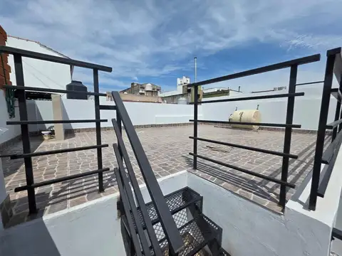 Depto Tipo Casa 2 ambientes con 1 baño