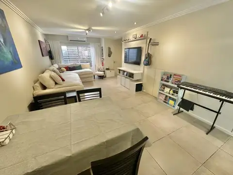 Depto Tipo Casa en Venta con 2 cocheras