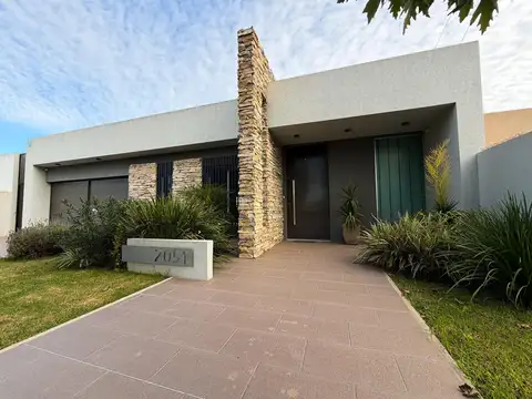 Casa en Alamos del Aero Club a estrenar