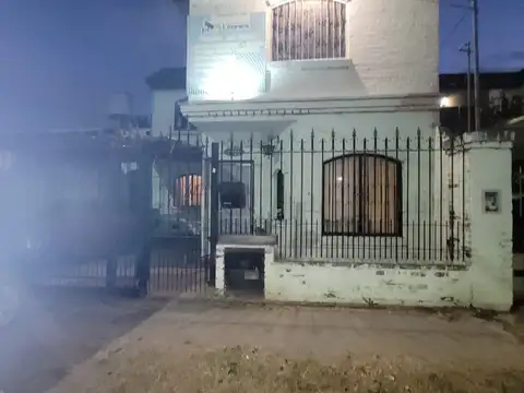 Casa En Venta 4 Ambientes Los Polvorines Apto Credito