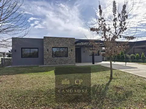GRV - Venta Casa de 5 Ambientes - El Campo Cardales -