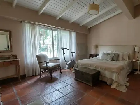Casa 4 ambientes con 4 baños
