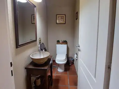 Casa en Venta con 5 cocheras