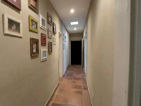 NUEVO VALOR -Parque Leloir-Casa en venta- 2600 m2-3 dorm.