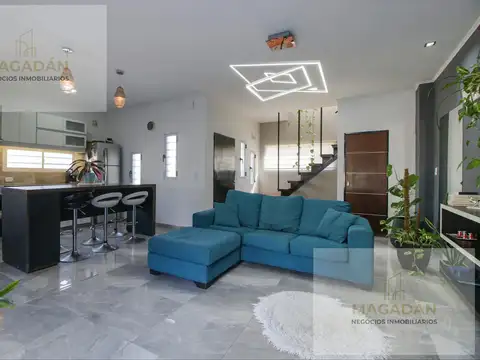 venta Casa 4 ambientes con patio - Pileta- cochera pasante-ITUZAINGO- Acepta permuta