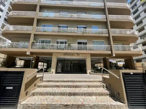 ESCALADA 100, Piso 9