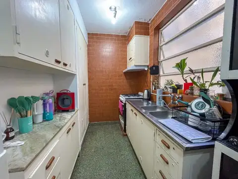 Corrientes 1350 , Piso 1