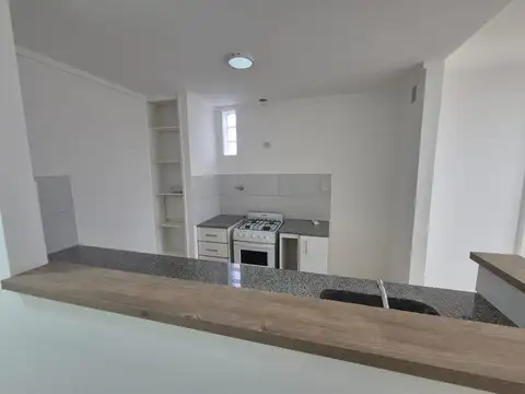 Departamento en Alquiler en General Roca, $ 700.000