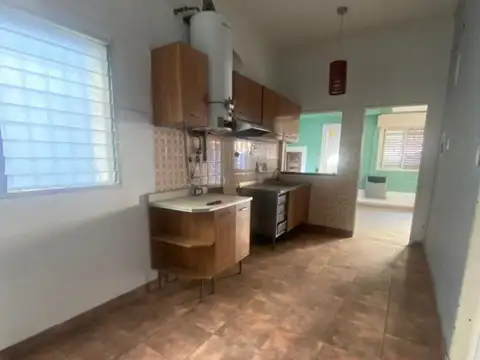 Casa 4 ambientes con 1 baño