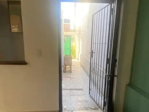 ORR. Venta de casa, pleno centro de Polvorines apta crédito.