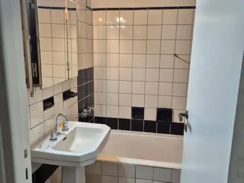 Alq. 3 ambientes planta baja en Villa Crespo.