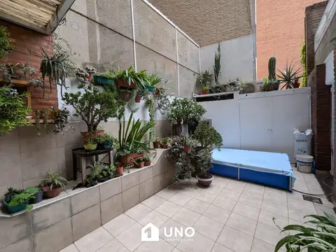 Pellegrini 1800, Piso 01