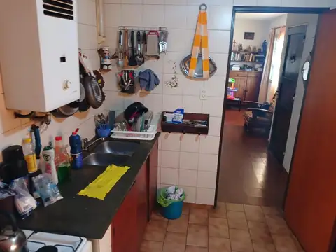 Casa 6 ambientes con 2 baños