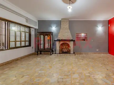 Casa 6 ambientes con 4 baños