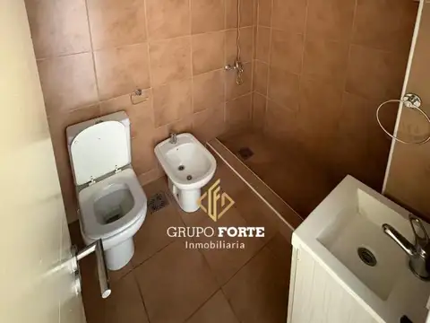Departamento en Alquiler en Alberdi, $ 550.000