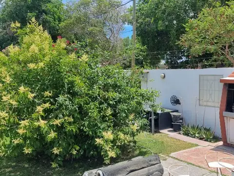 VENTA - Casa en Rivadavia c/Pileta. 3 Dormitorios.