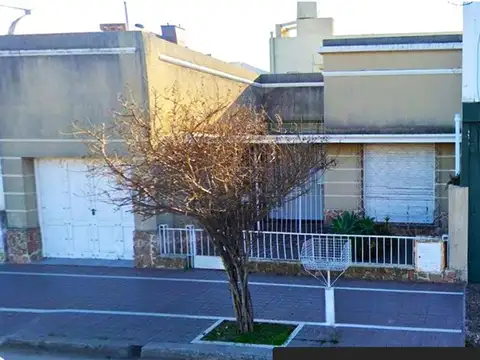 VENTA - CASA 3 DORMITORIOS A MTS. DE AV. GRAL. PAZ