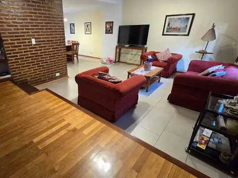 CASA 6 AMB CON PATIO, QUINCHO Y GARAGE AVELLANEDA
