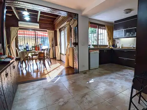 Casa 3 ambientes con 2 baños