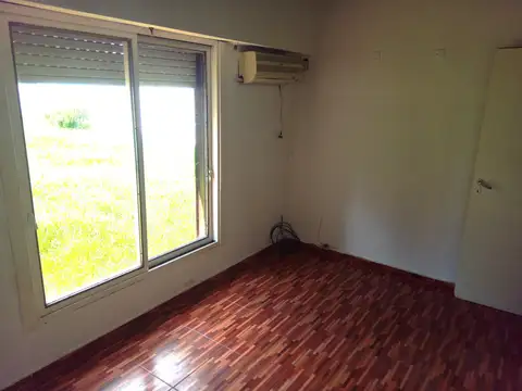 Casa en Alquiler con 1 cochera