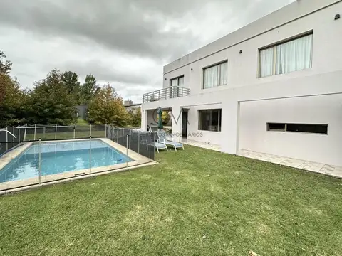 Jorge Newbery 5005 , Mar Del Plata, Buenos Aires, Argentina.