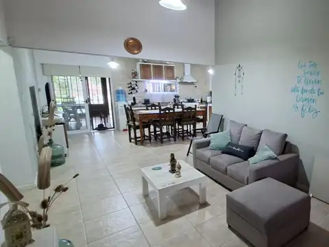 Casa en Venta con 4 cocheras