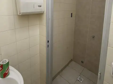 venta galpon deposito con Oficina - 270m2