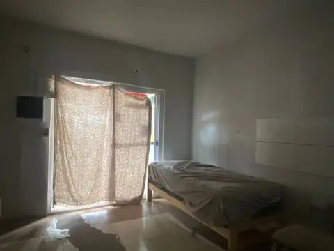 Casa en Venta en Isidro Casanova, USD 50.000