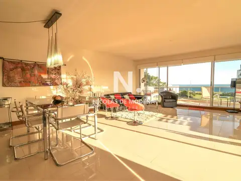 Espectacular Apartamento de Tres Dormitorios frente al Mar - Punta del Este