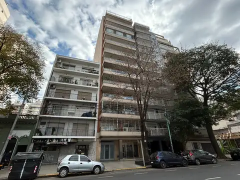 EXCELENTE PISO EN LA MEJOR ZONA DE VILLA URQUIZA CON DOS COCHERAS CUBIERTAS