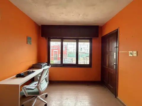 Venta Casa 2 Dormitorios Cochera Patio en La Union
