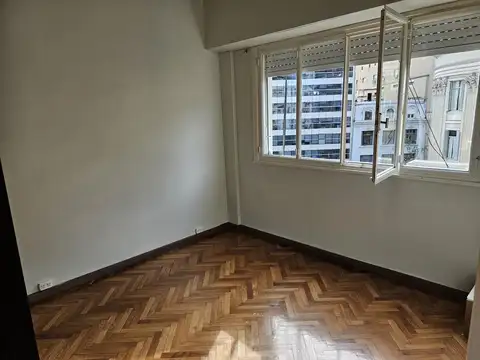 Av. Julio A Roca  al 500