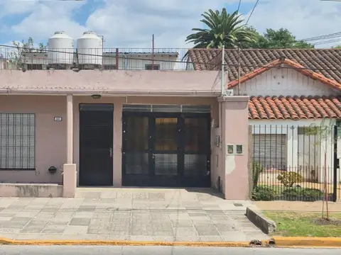 VENTA CASA 8 ESPACIOS EN BLOQUE INVERSION MERLO