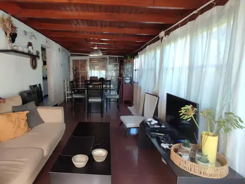 Av. Hipólito Yrigoyen 400