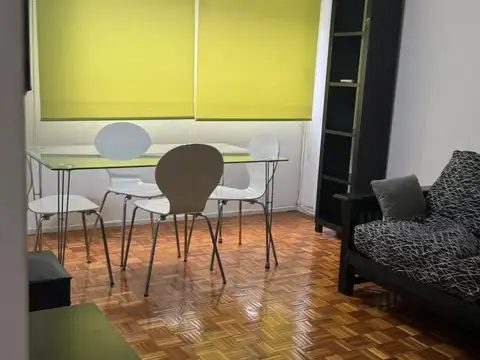 Arribeños al 2200, ente Av. Olazabal y Mendoza