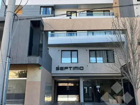 VENTA DE PISO COMPLETO 4 DORMITORIOS CON 2 COCHERAS, CENTRO CIPOLLETTI