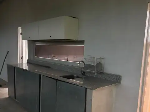 Casa 2 ambientes con 2 baños