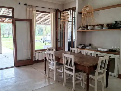 Casa en Venta con 5 cocheras