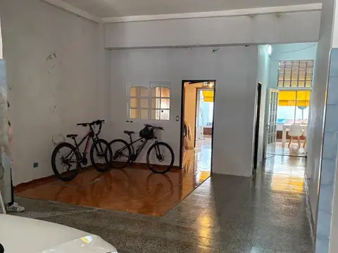 Casa en Venta en Liniers, USD 380.000