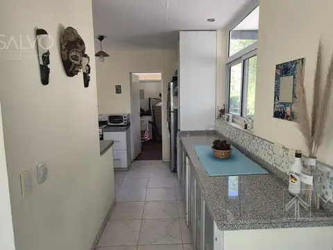 Casa 4 ambientes con 3 baños