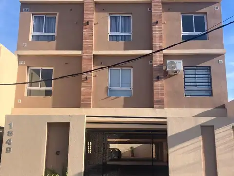 AMPLIO AMBIENTE CON COCHERA - VILLA LUZURIAGA - A ESTRENAR