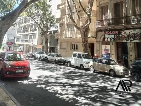 Alquiler apartamento 3 dormitorios piso 4 contrafrente en Centro de Montevideo