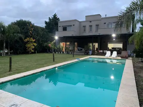 Barrio Cerrado La Montura 100