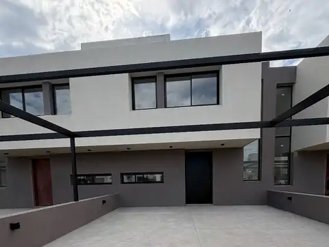 VENTA | SIETE SOLES | DÚPLEX DE CATEGORÍA | 3 DORMITORIOS | 188 M² CUBIERTOS